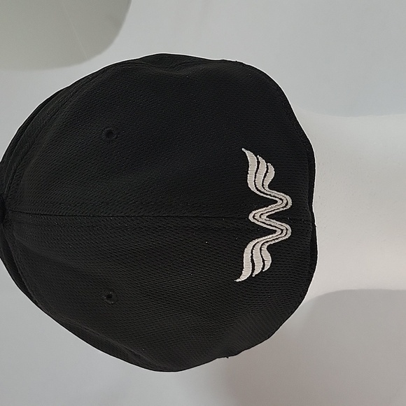 Titleist Embroidered Black Ballcap, Size Medium/Large - Picture 3 of 6